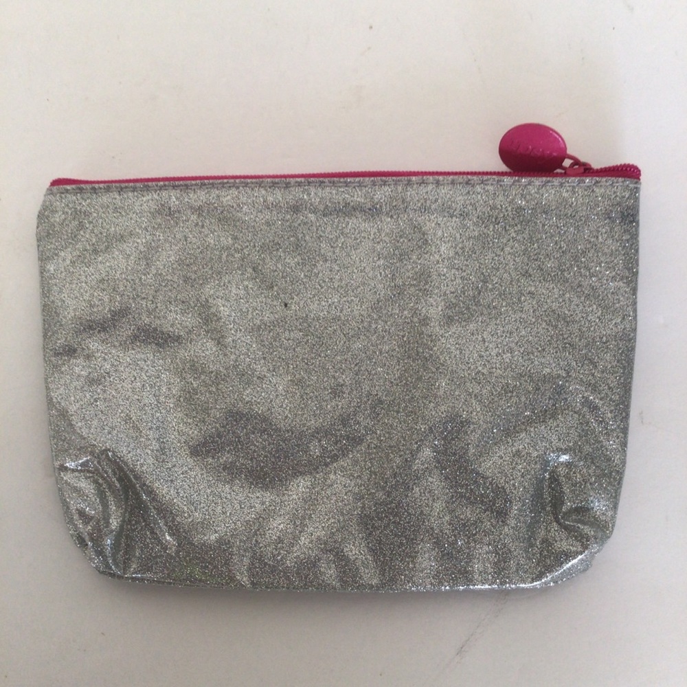 IPSY X FOREVER 21 SILVER GLITTER MAKEUP COSMETIC BAG NWOT